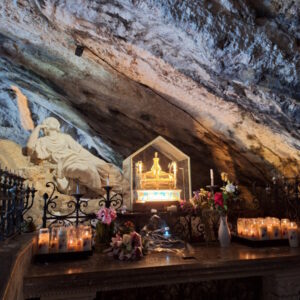 Mary Magdalene cave tour 7h